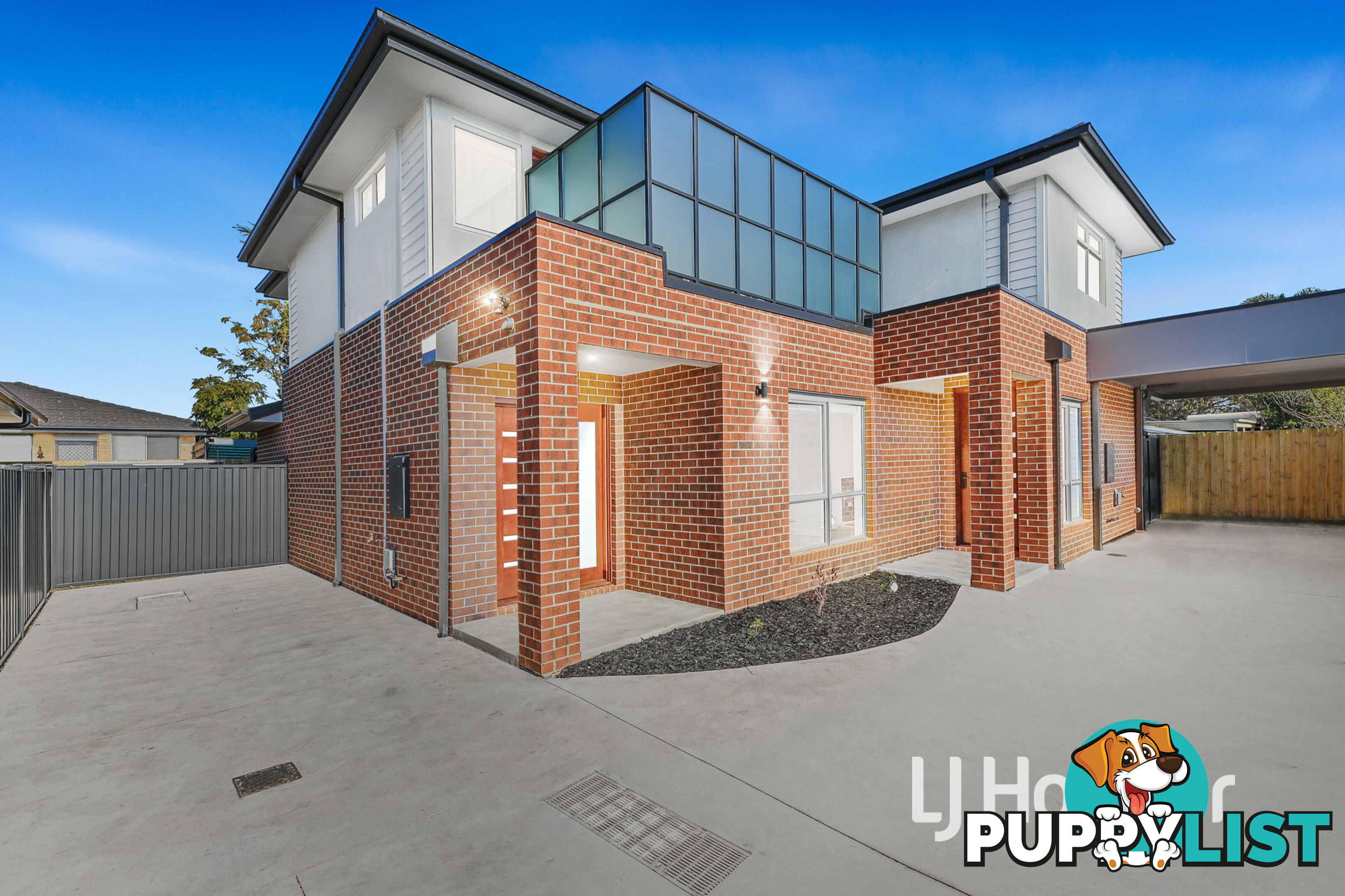 2/21 Green Valley Crescent HAMPTON PARK VIC 3976