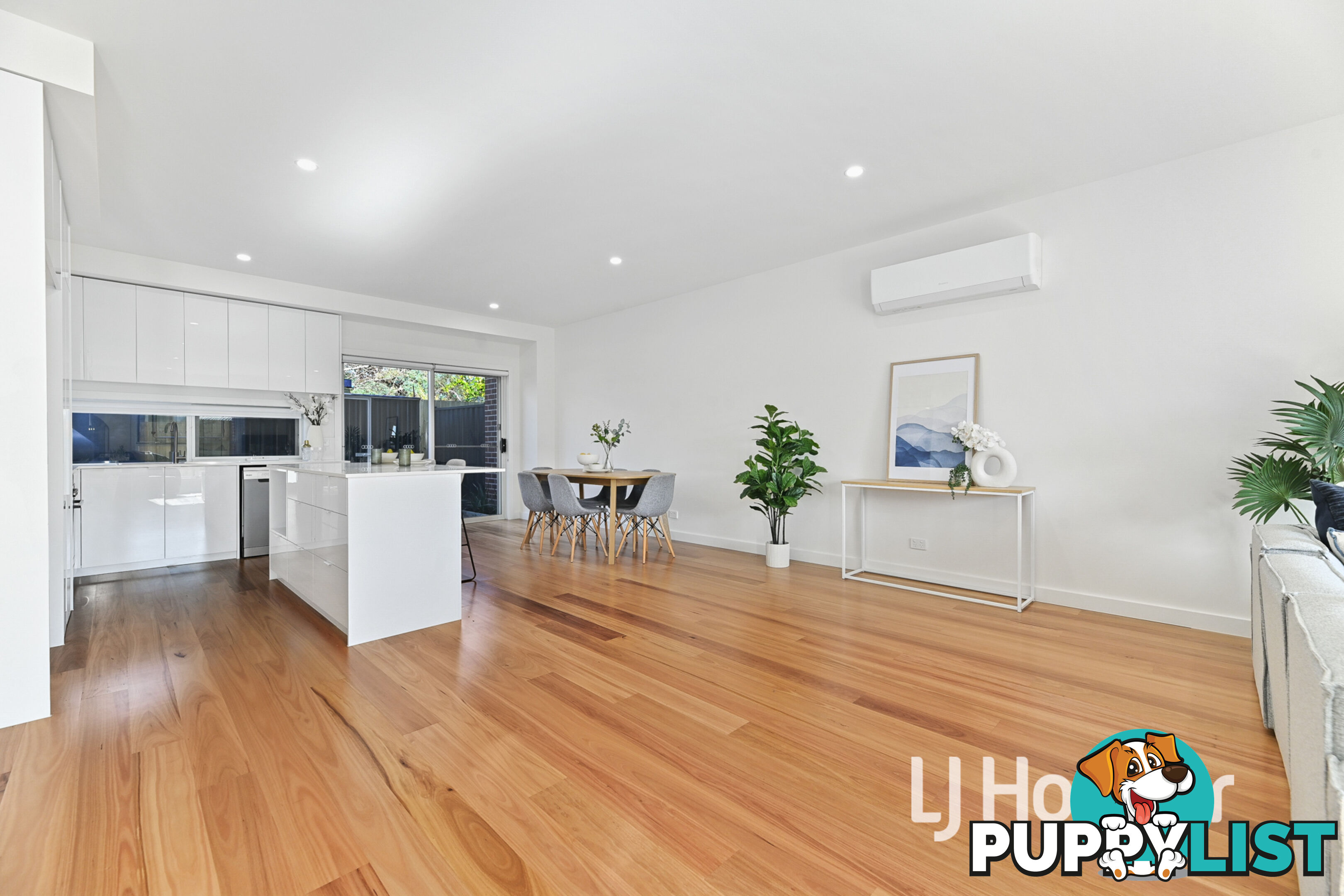 2/21 Green Valley Crescent HAMPTON PARK VIC 3976
