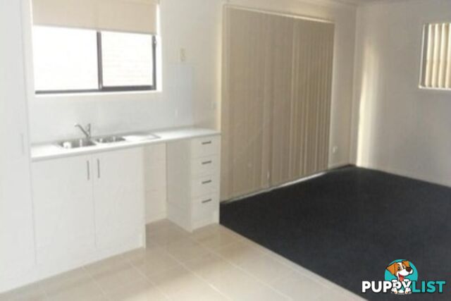 25/11 Hawk Avenue PAKENHAM VIC 3810
