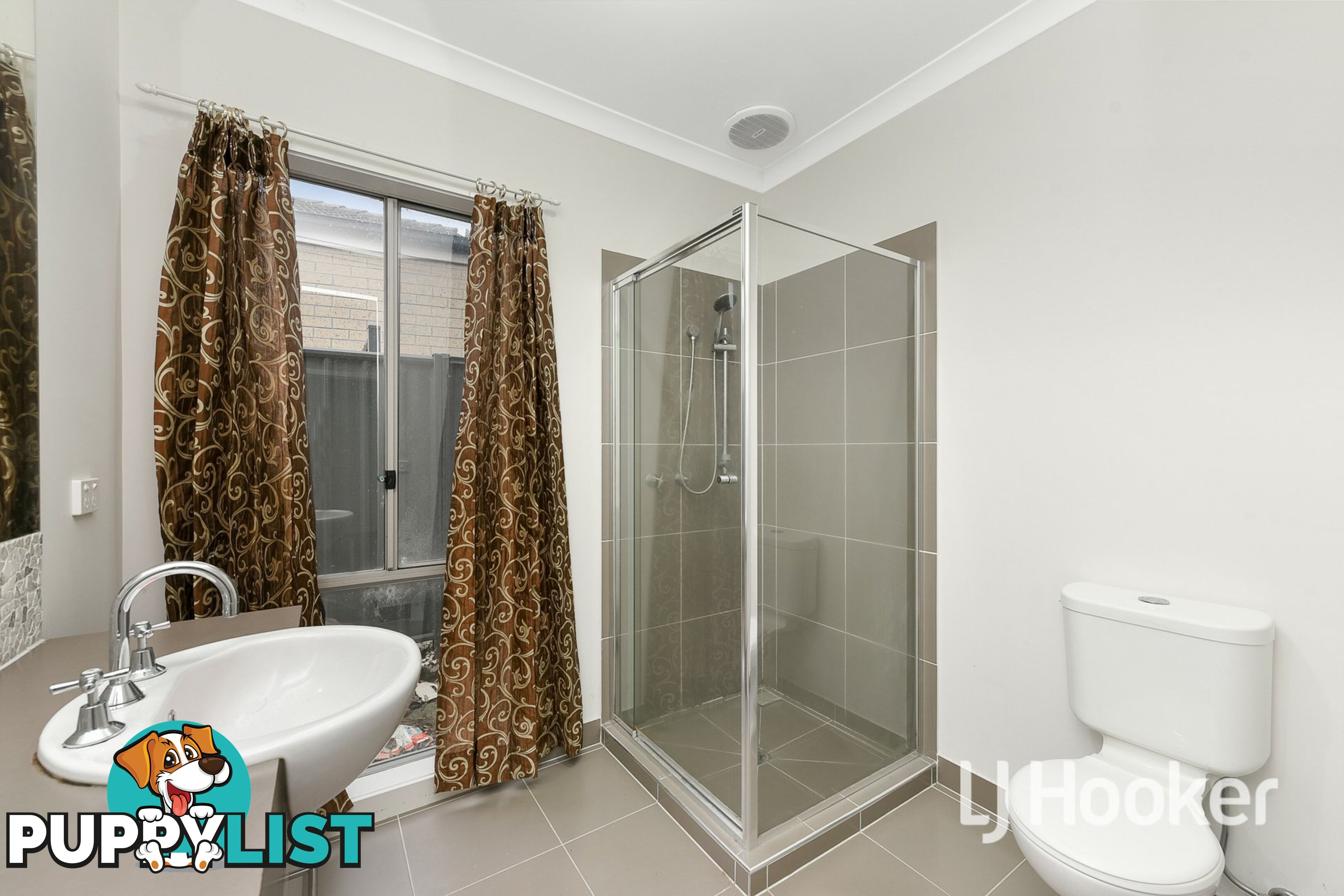 42. Datura Avenue CRANBOURNE NORTH VIC 3977