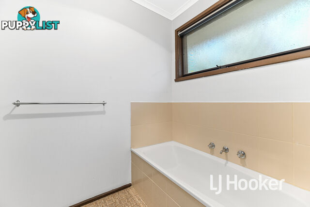 12 Hallam Road HAMPTON PARK VIC 3976