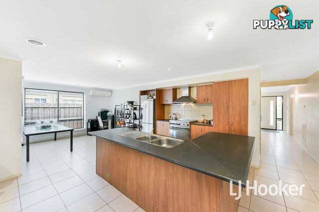 40 Taplan Crescent CRANBOURNE WEST VIC 3977