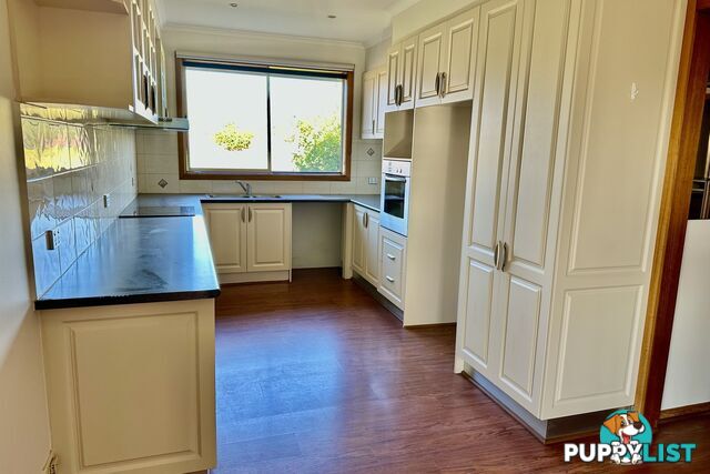 2 Clyde-Five Ways Road DEVON MEADOWS VIC 3977