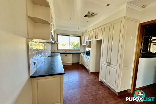 2 Clyde-Five Ways Road DEVON MEADOWS VIC 3977