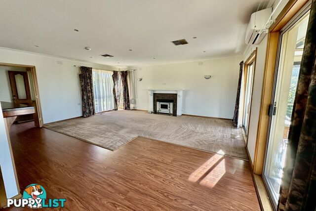 2 Clyde-Five Ways Road DEVON MEADOWS VIC 3977