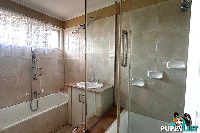 25 Simon Court HAMPTON PARK VIC 3976