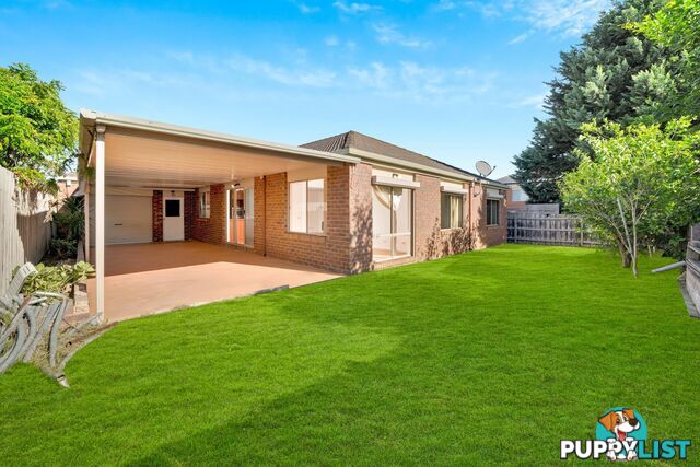8 Slessor Avenue LYNBROOK VIC 3975