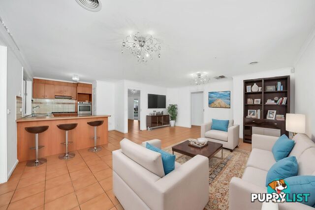 8 Slessor Avenue LYNBROOK VIC 3975