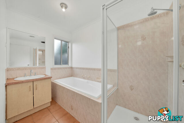 8 Slessor Avenue LYNBROOK VIC 3975