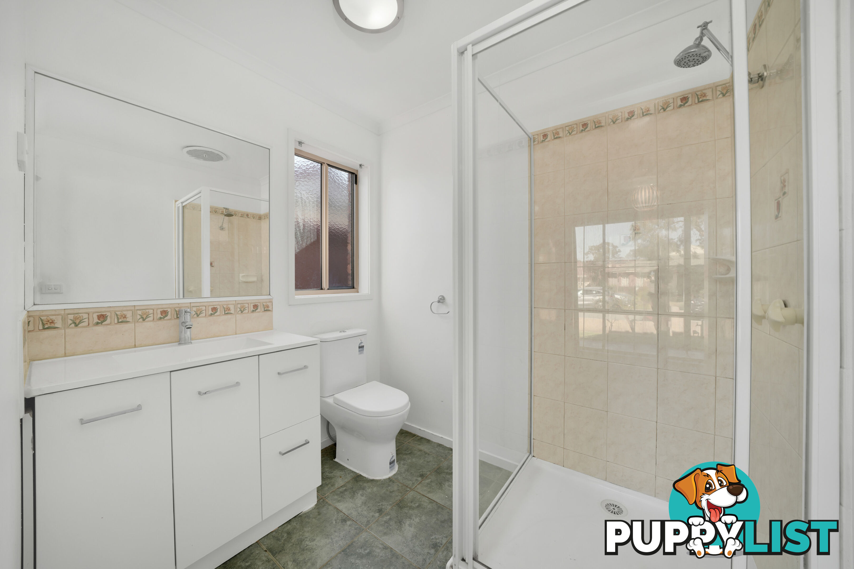 8 Slessor Avenue LYNBROOK VIC 3975