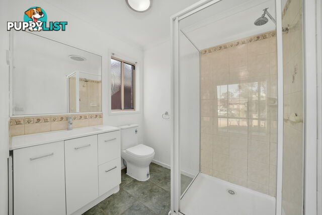 8 Slessor Avenue LYNBROOK VIC 3975