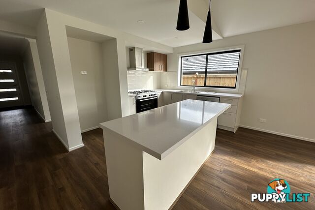17 Laurieston Way CRANBOURNE SOUTH VIC 3977