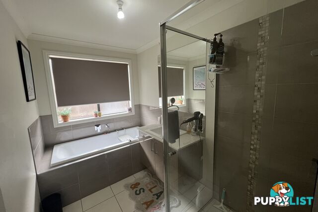 4 Gathering Street CLYDE VIC 3978