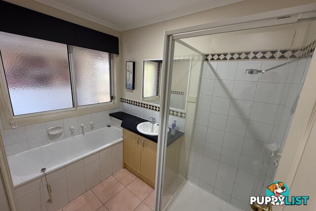 10 Ebony Drive PAKENHAM VIC 3810