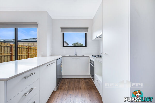 4 Manzanilla Way LYNBROOK VIC 3975