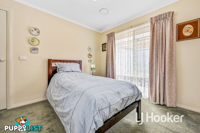 34 Hutchinson Drive LYNBROOK VIC 3975