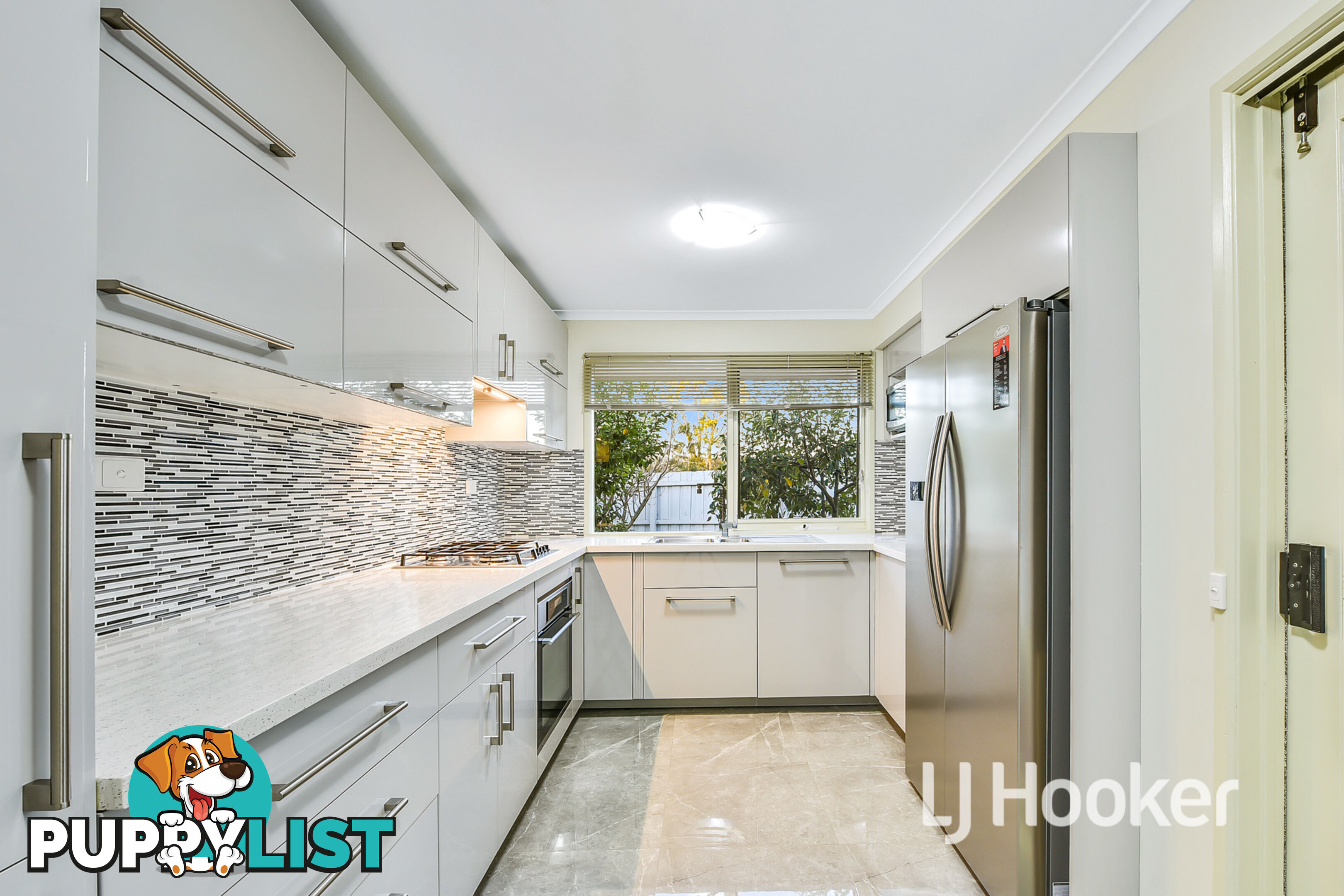 32 Broadwalk Grove ENDEAVOUR HILLS VIC 3802