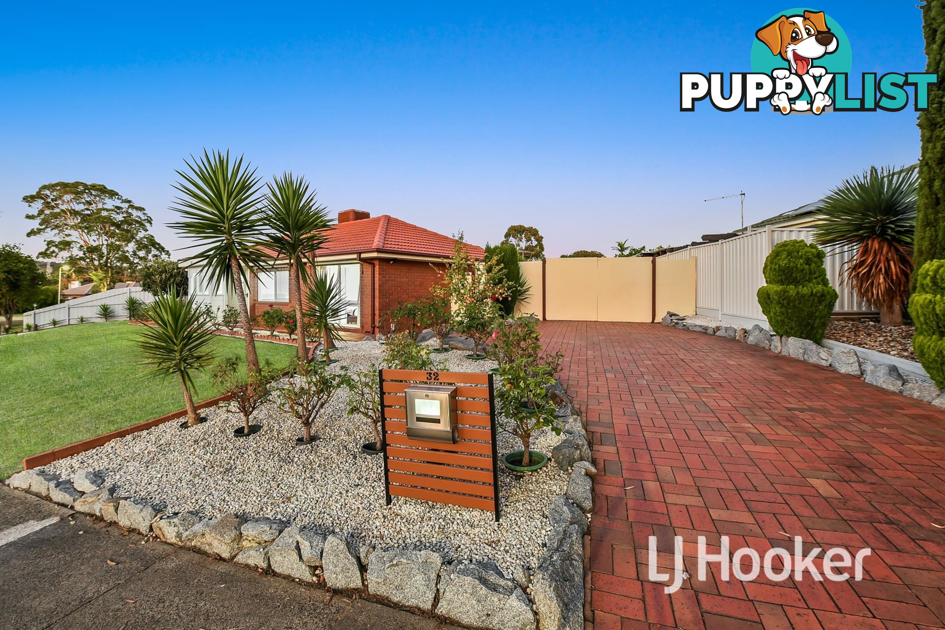 32 Broadwalk Grove ENDEAVOUR HILLS VIC 3802