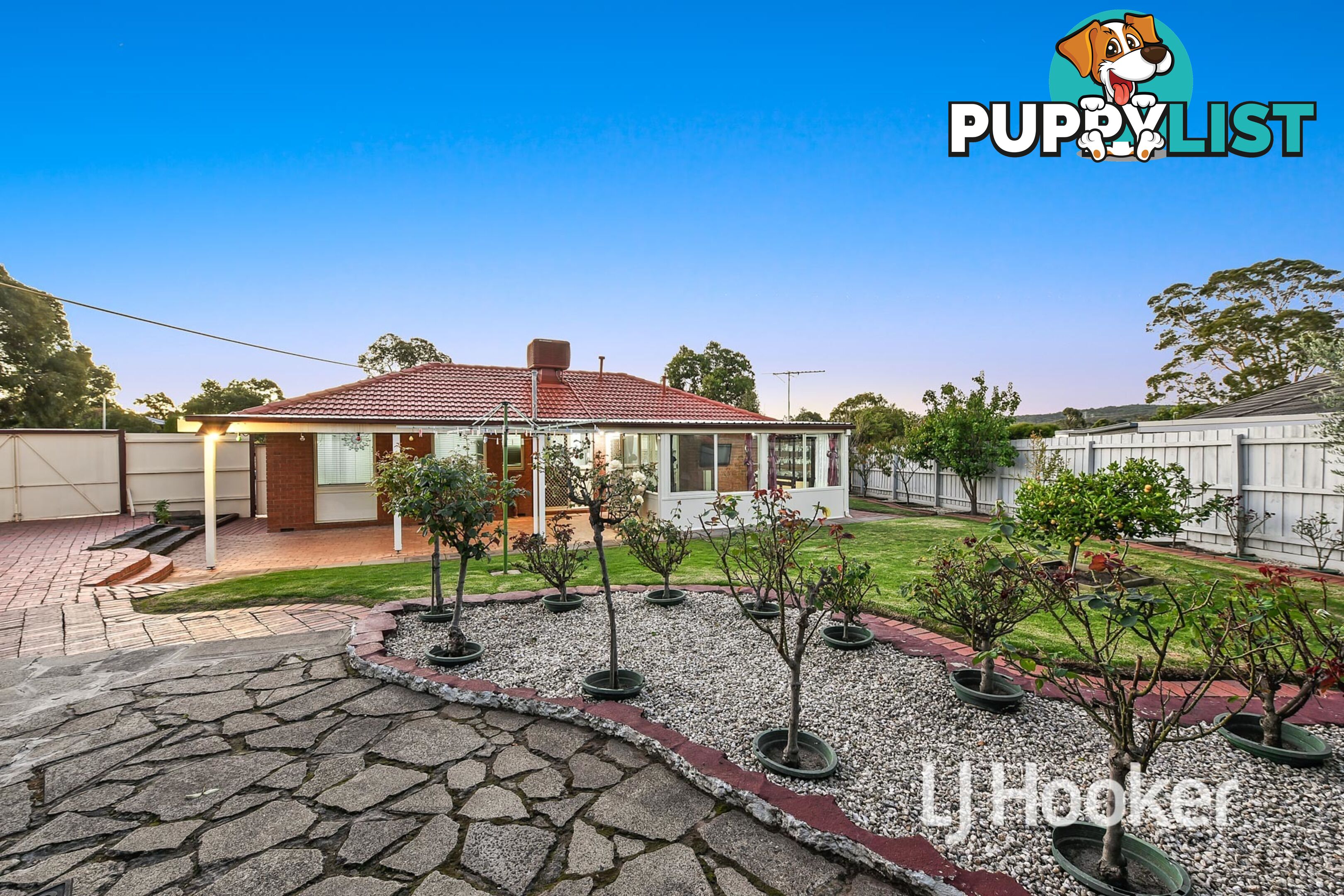 32 Broadwalk Grove ENDEAVOUR HILLS VIC 3802