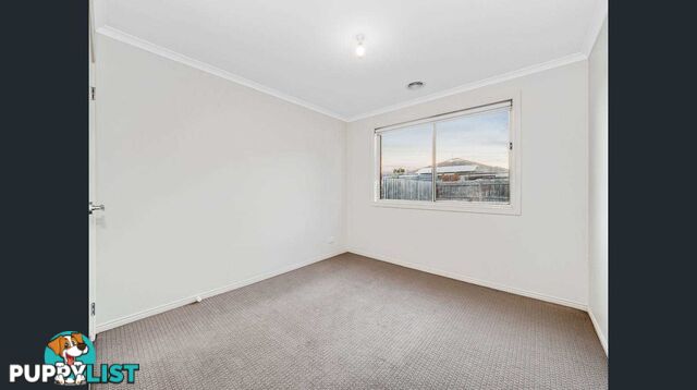 15 Melissa Way PAKENHAM VIC 3810