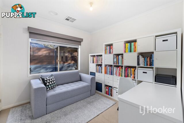 16 Dutton Close LYNBROOK VIC 3975