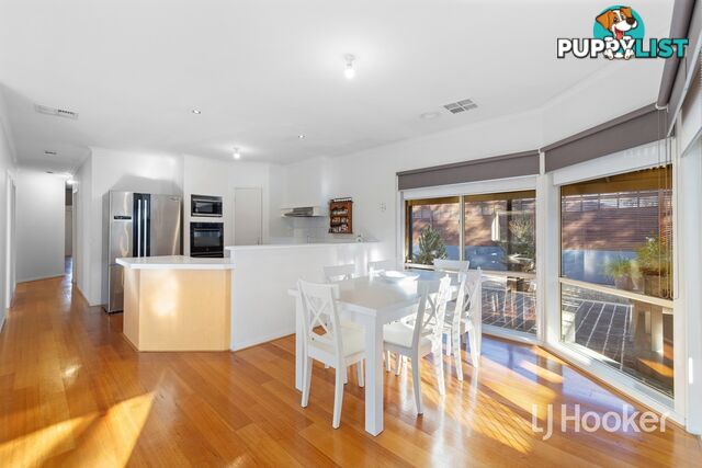 16 Dutton Close LYNBROOK VIC 3975