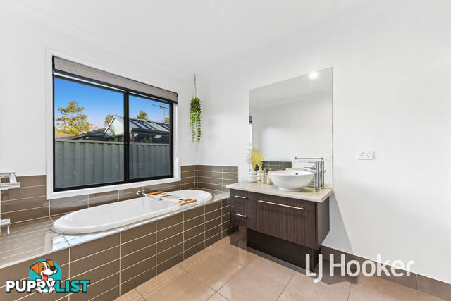 22 MacPherson Circuit CRANBOURNE EAST VIC 3977