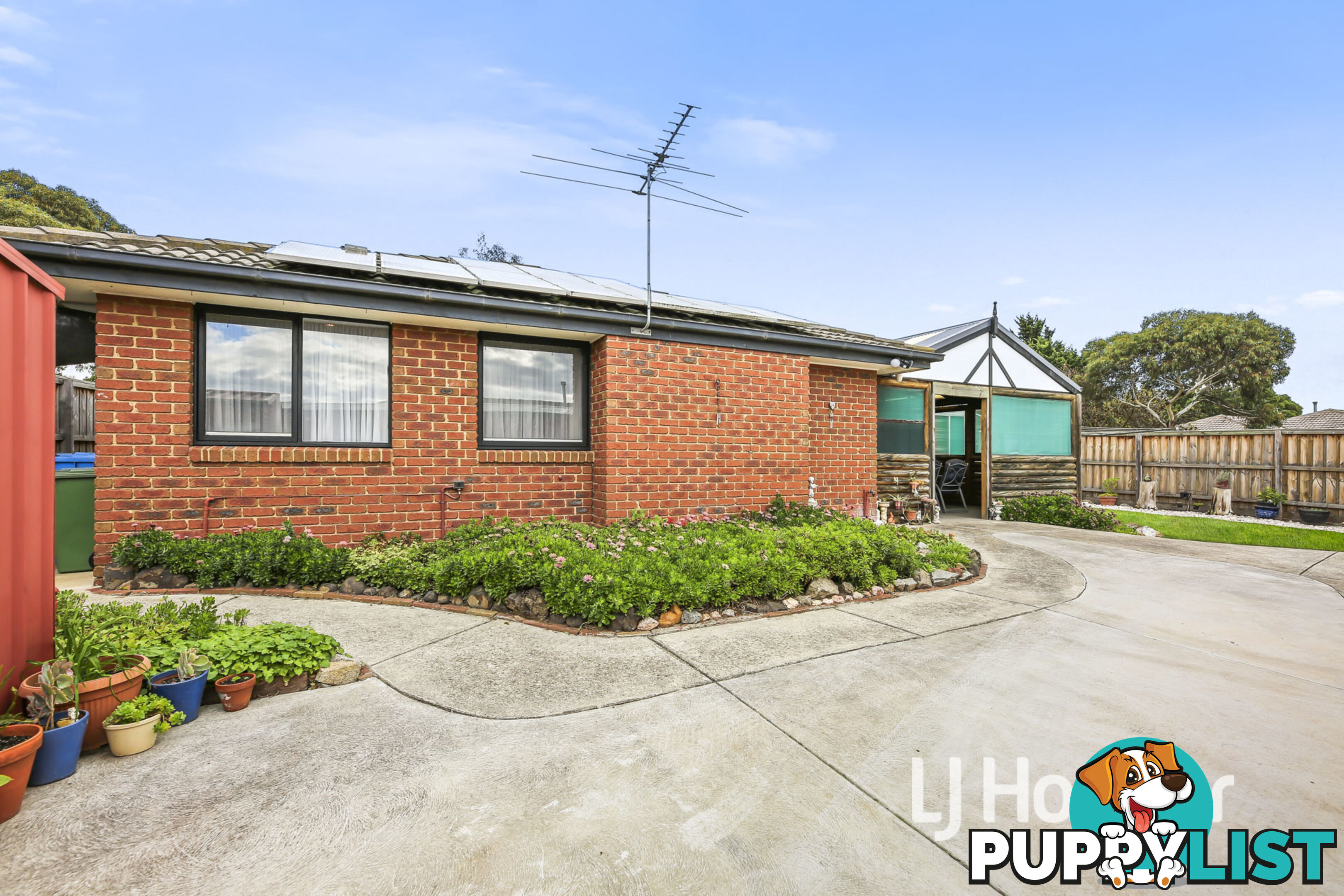 104 Oaktree Drive HAMPTON PARK VIC 3976