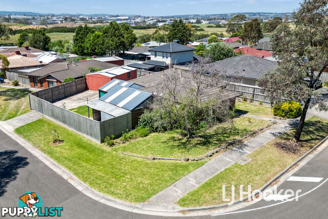 104 Oaktree Drive HAMPTON PARK VIC 3976