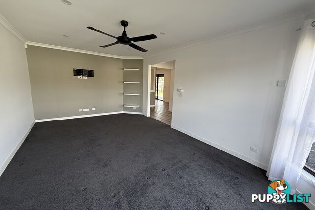 58 Westmoreland Avenue CRANBOURNE NORTH VIC 3977