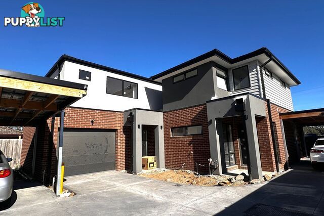 2&3/126 Oaktree Drive HAMPTON PARK VIC 3976