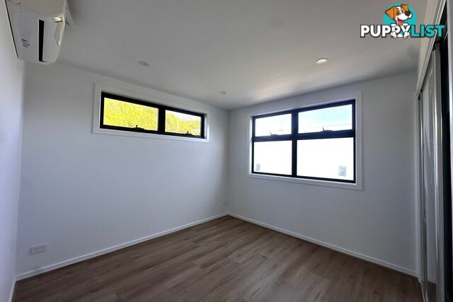 2&3/126 Oaktree Drive HAMPTON PARK VIC 3976