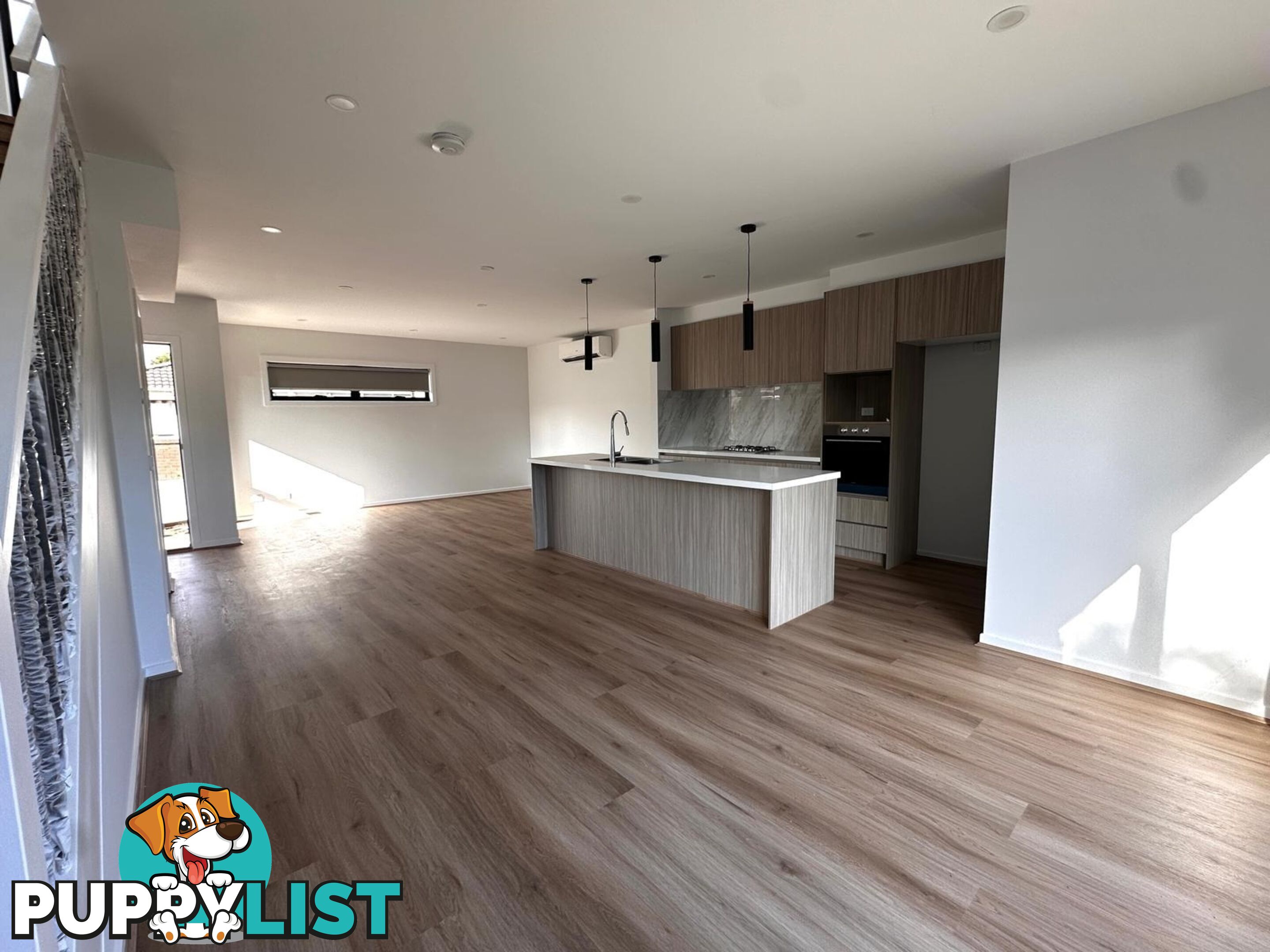 2/126 Oaktree Drive HAMPTON PARK VIC 3976