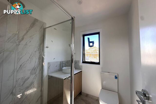 2&3/126 Oaktree Drive HAMPTON PARK VIC 3976