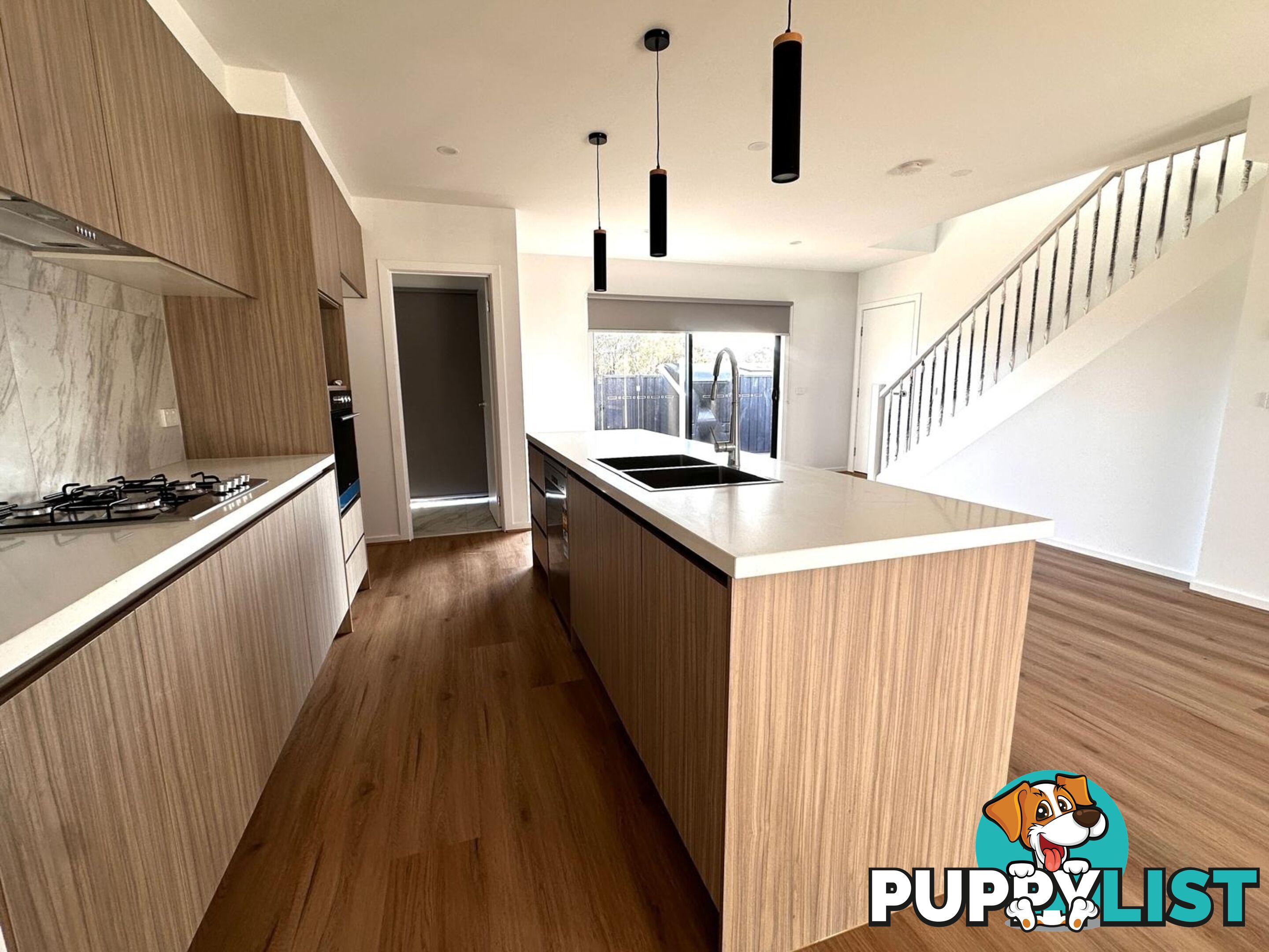 2/126 Oaktree Drive HAMPTON PARK VIC 3976