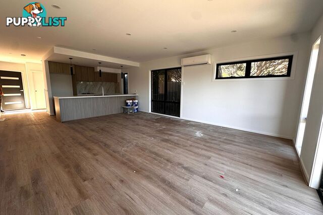 2&3/126 Oaktree Drive HAMPTON PARK VIC 3976