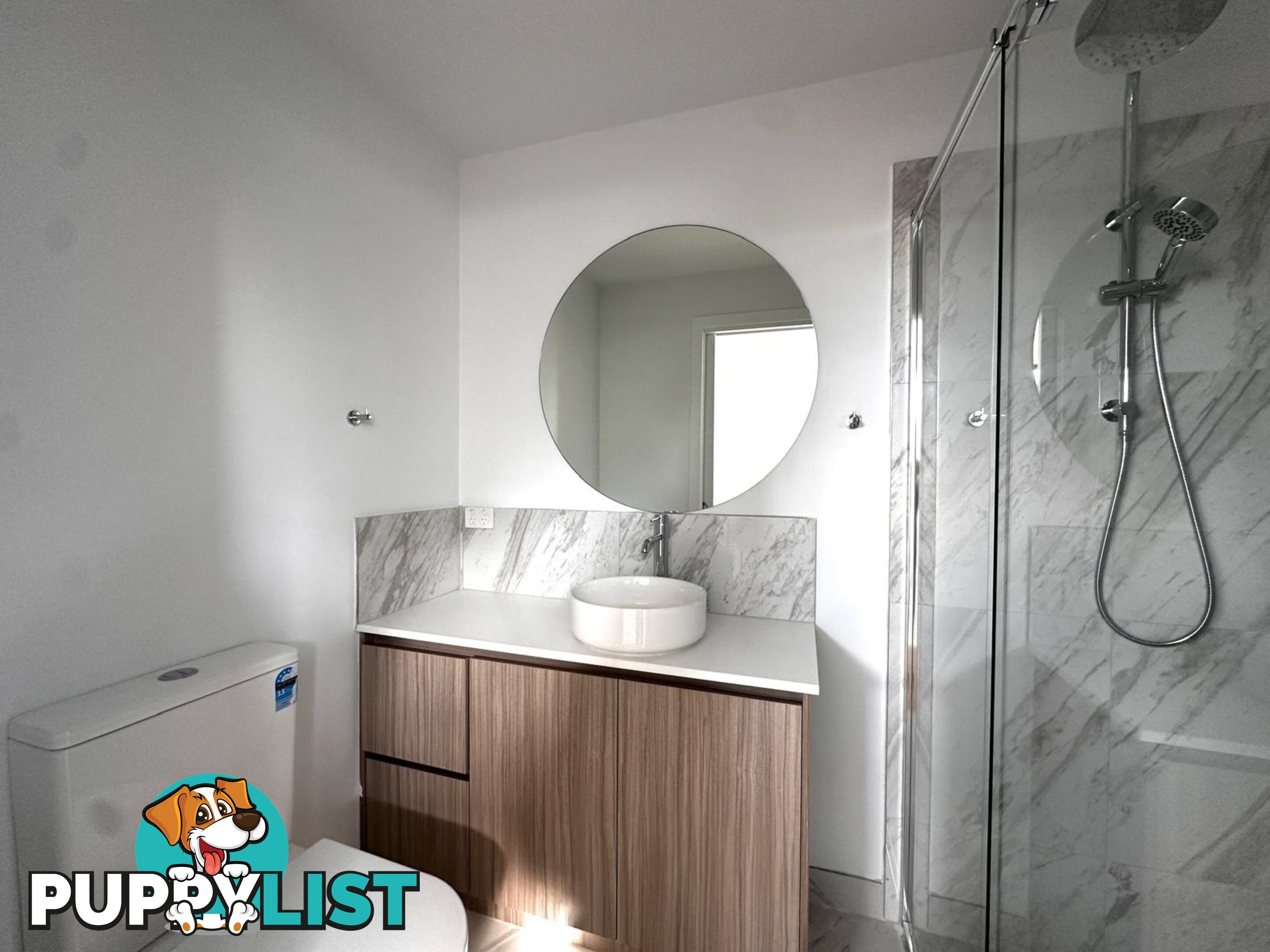 2/126 Oaktree Drive HAMPTON PARK VIC 3976