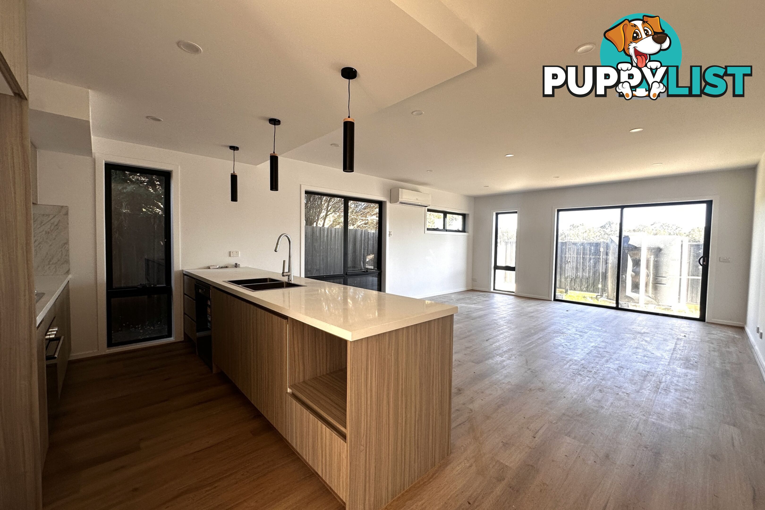 2&3/126 Oaktree Drive HAMPTON PARK VIC 3976
