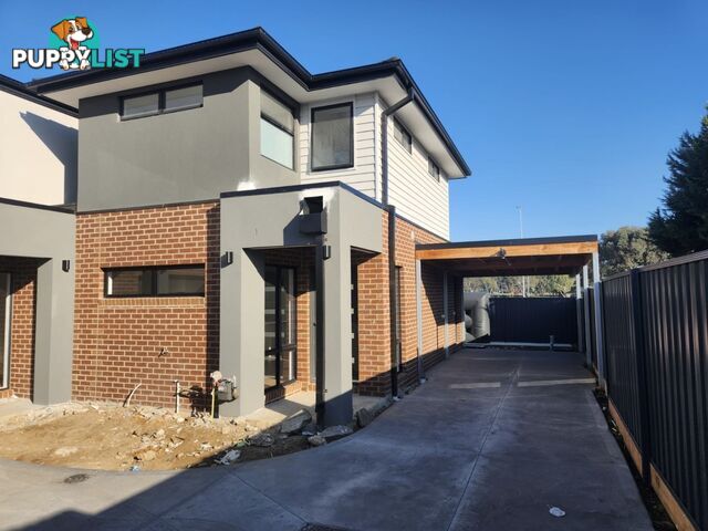 2/126 Oaktree Drive HAMPTON PARK VIC 3976
