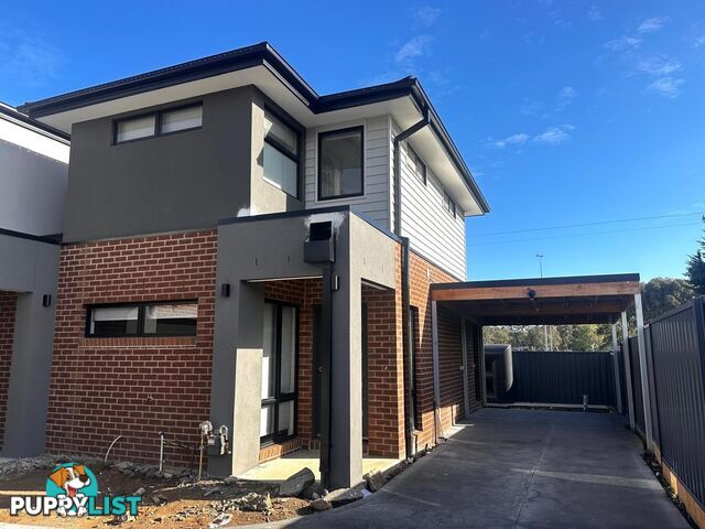 2/126 Oaktree Drive HAMPTON PARK VIC 3976