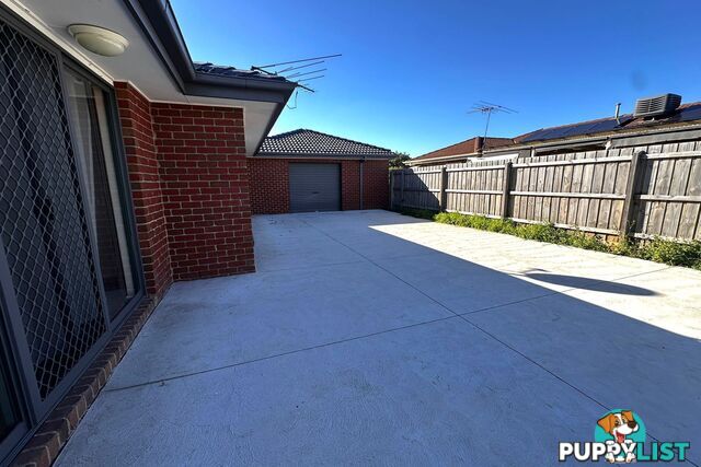 17 Oakman Way HAMPTON PARK VIC 3976