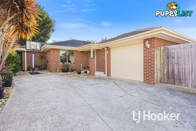 2/13 Luca Place PAKENHAM VIC 3810