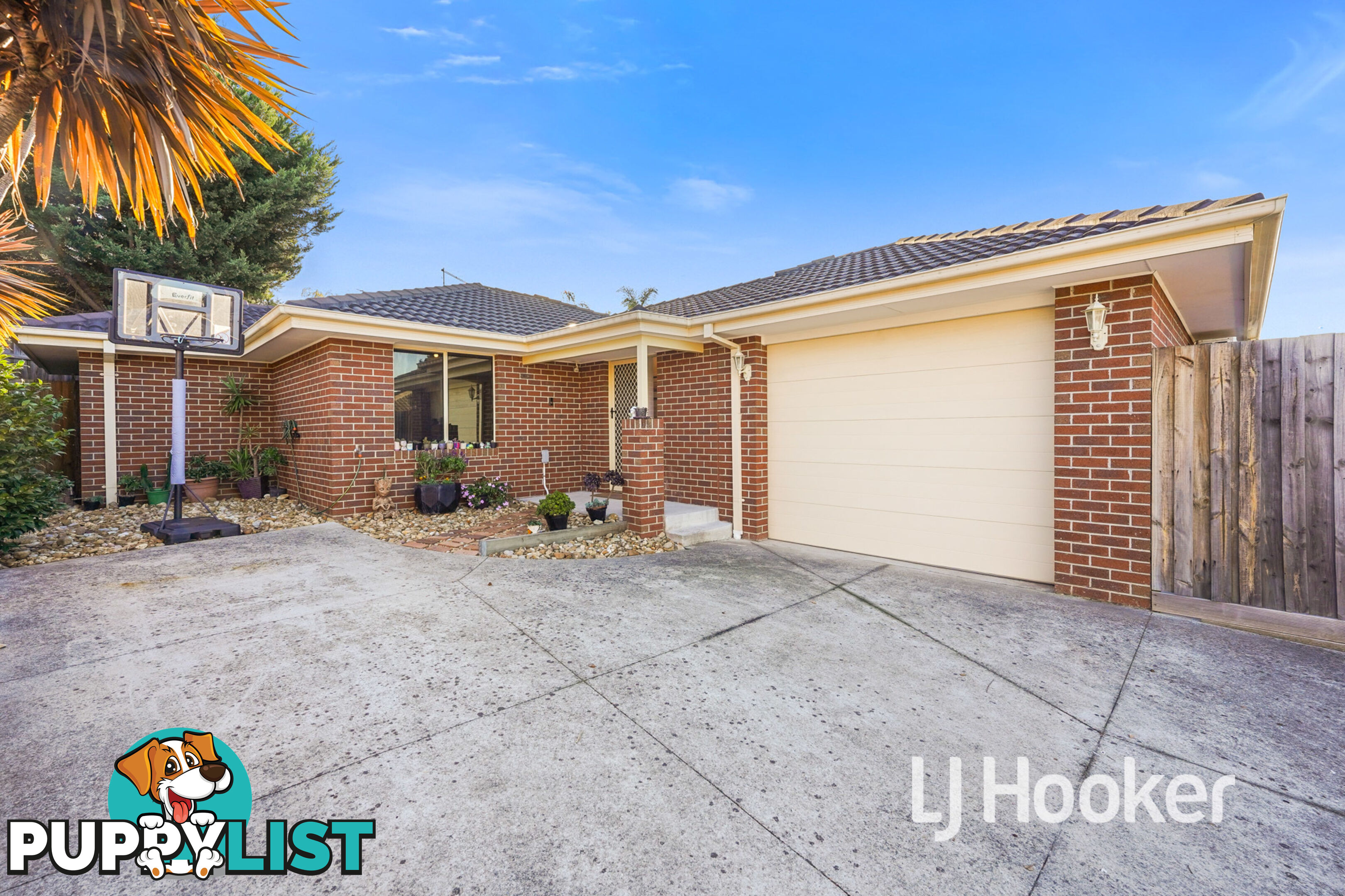 2/13 Luca Place PAKENHAM VIC 3810