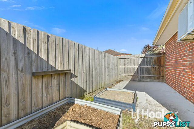 2/13 Luca Place PAKENHAM VIC 3810