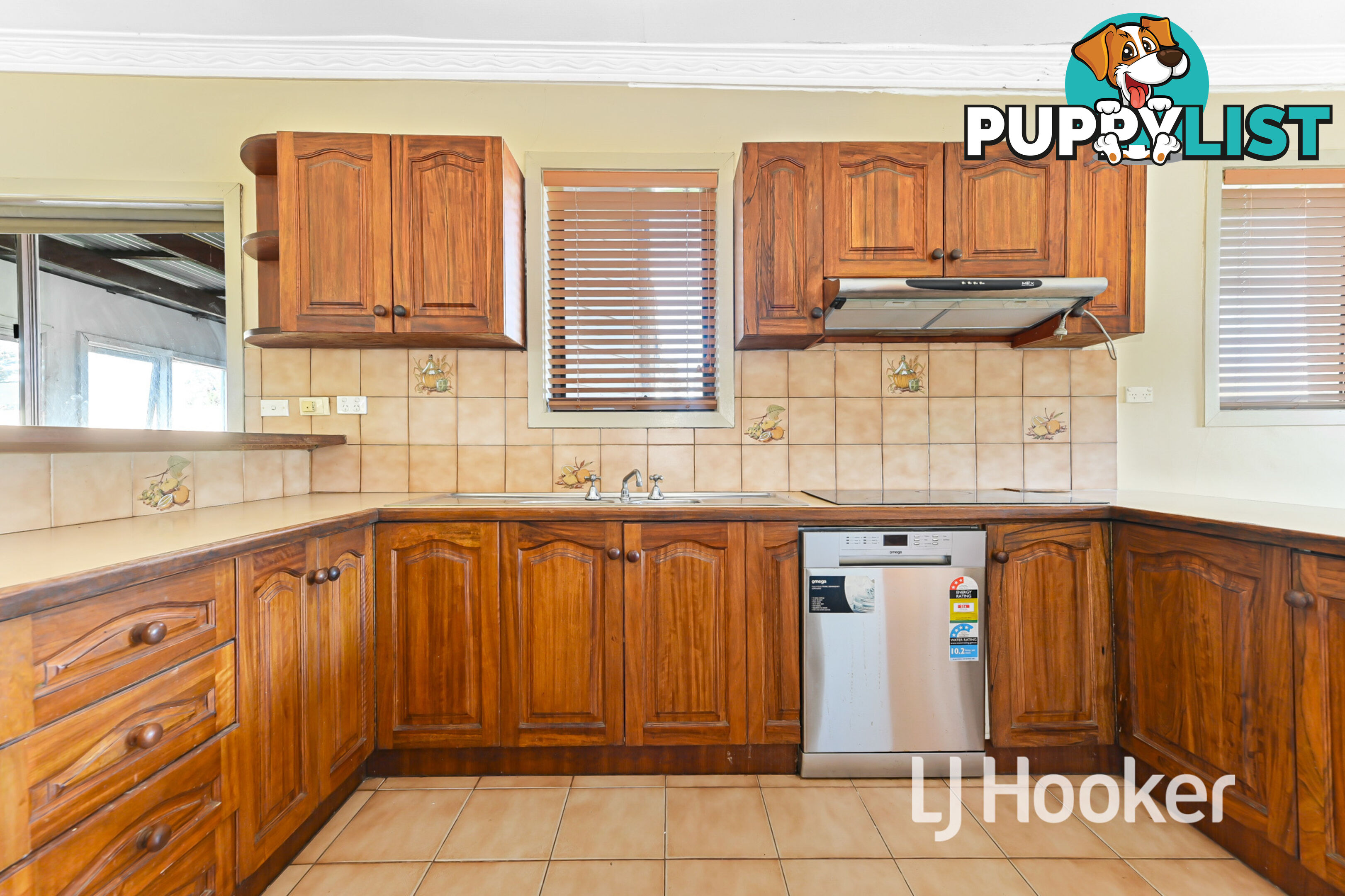 16 Meadow Road DEVON MEADOWS VIC 3977