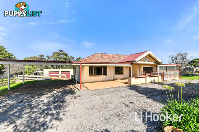 16 Meadow Road DEVON MEADOWS VIC 3977