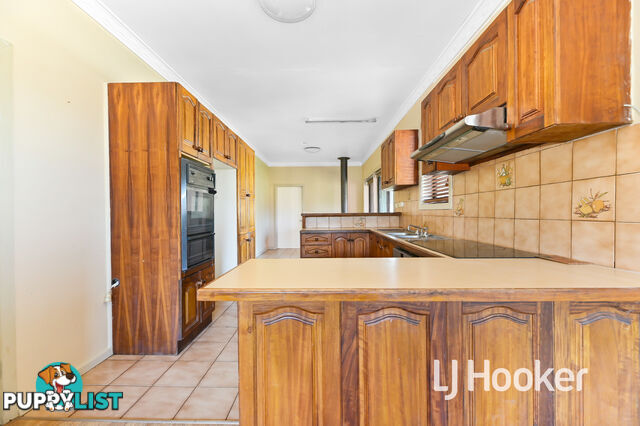 16 Meadow Road DEVON MEADOWS VIC 3977