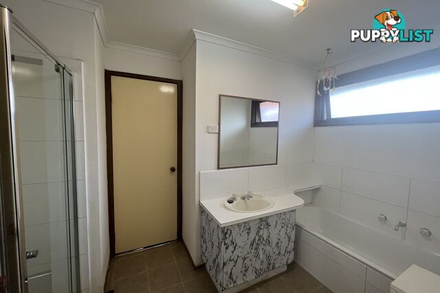 8 Martin Place CRANBOURNE VIC 3977