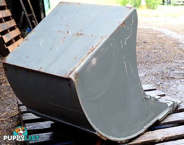 New 4-15 ton 600mm Doherty Excavator Deep Trenching Banana GP Bucket, No Headstock