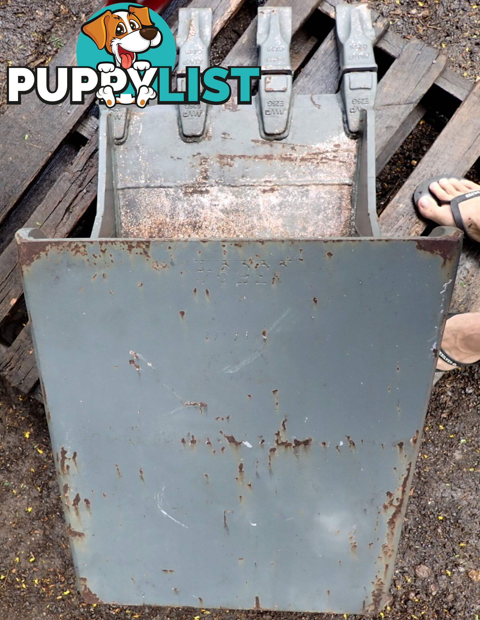 New 4-15 ton 600mm Doherty Excavator Deep Trenching Banana GP Bucket, No Headstock